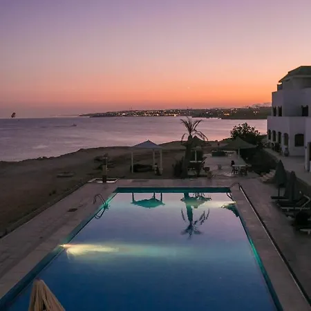 Adrenalin Beach Lodge